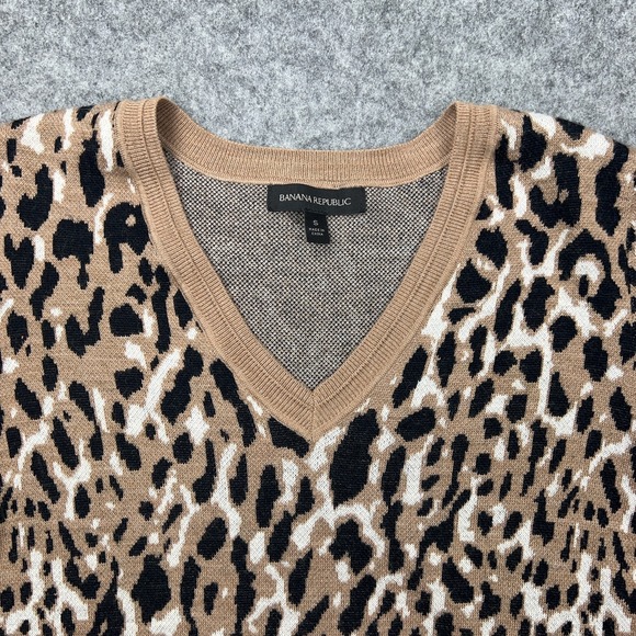 Banana Republic Sweater Womens Small Leopard‎ Merino Wool Blend V Neck Pullover - Picture 3 of 11